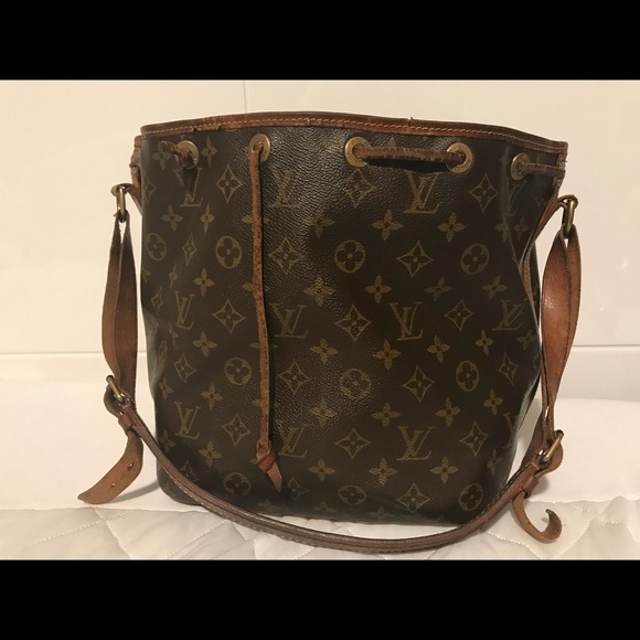 Louie Vuitton bucket bag authentic - Picture 1 of 2